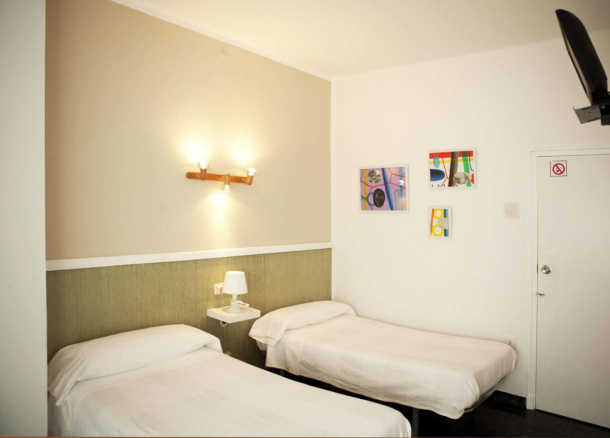 Malvarrosa Beach Rooms Валенсия Экстерьер фото